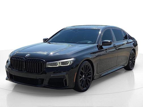2022 BMW 740 i