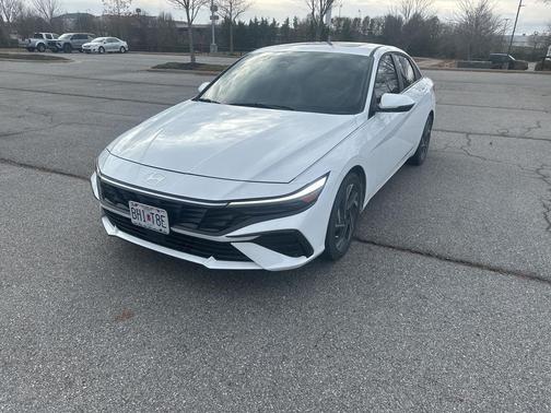 2025 Hyundai ELANTRA Limited