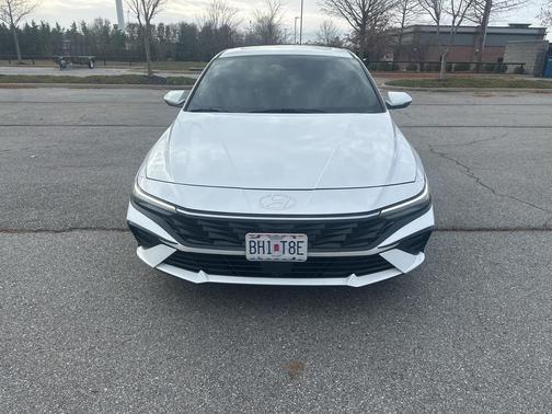 2025 Hyundai ELANTRA Limited