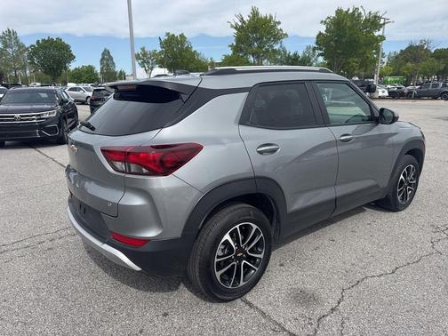 Sterling Gray Metallic 2025 Chevrolet Trailblazer LT