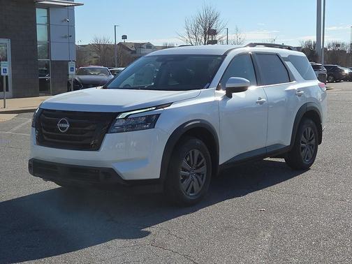 2025 Nissan Pathfinder SV FWD