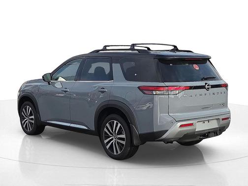 2025 Nissan Pathfinder Platinum 4WD