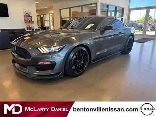 2017 Ford Shelby GT350 Base