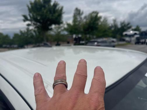 Glacier White 2024 Nissan Frontier SV