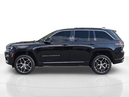 2022 Jeep Grand Cherokee Summit