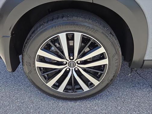 2024 Nissan Pathfinder Platinum FWD