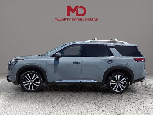 2024 Nissan Pathfinder Platinum FWD
