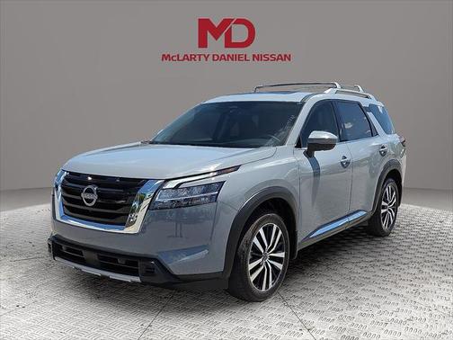 2024 Nissan Pathfinder Platinum FWD