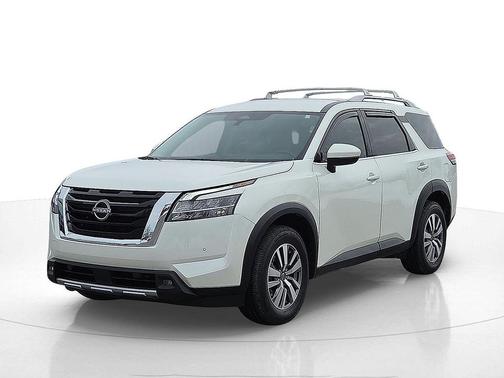 2023 Nissan Pathfinder SL 4WD