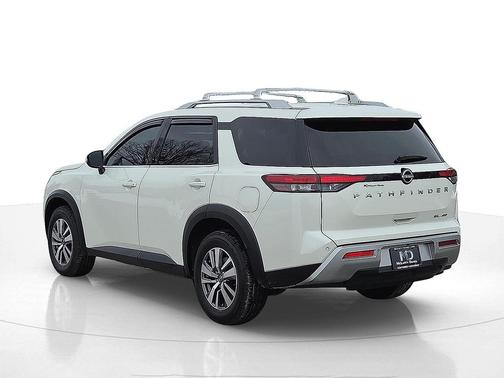 2023 Nissan Pathfinder SL 4WD