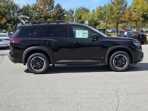 2025 Nissan Pathfinder Rock Creek 4WD