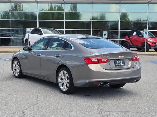 Pepperdust Metallic 2017 Chevrolet Malibu Premier