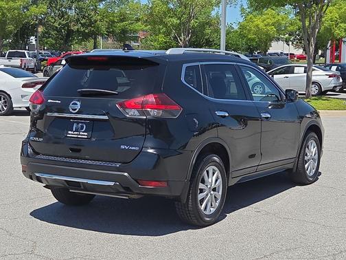 Magnetic Black 2018 Nissan Rogue SV