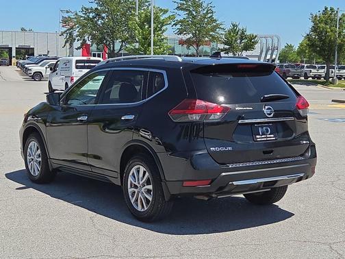 Magnetic Black 2018 Nissan Rogue SV