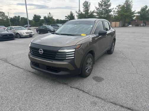 Canyon Bronze Metallic 2025 Nissan Kicks S