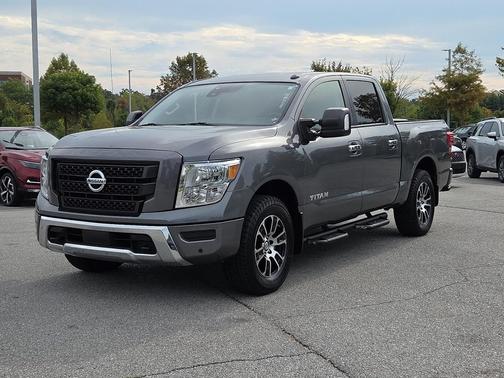 2021 Nissan Titan SV