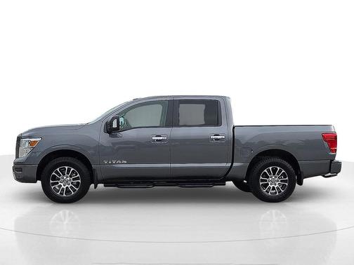 2021 Nissan Titan SV