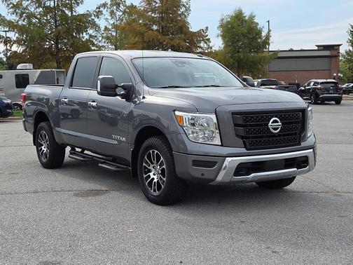2021 Nissan Titan SV