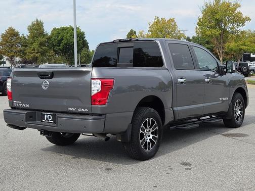 2021 Nissan Titan SV