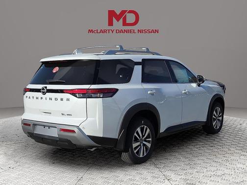 2025 Nissan Pathfinder SL 4WD