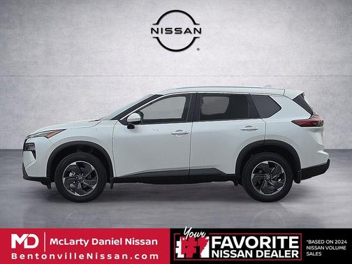 Everest White Pearl Tricoat 2026 Nissan Rogue SV