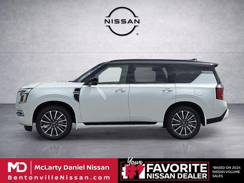 Everest White Pearl Tricoat/Super Black 2026 Nissan Armada Platinum Reserve