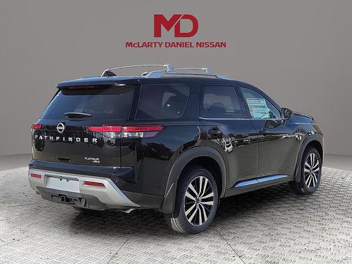 2025 Nissan Pathfinder Platinum 4WD