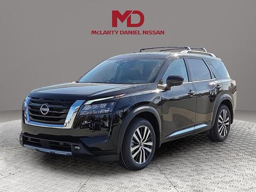 2025 Nissan Pathfinder Platinum 4WD