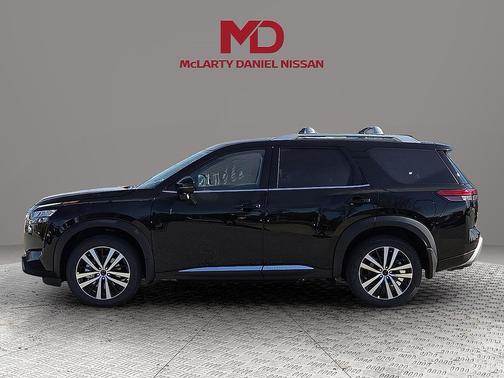 2025 Nissan Pathfinder Platinum 4WD
