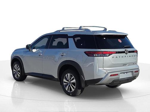 2025 Nissan Pathfinder SL 4WD