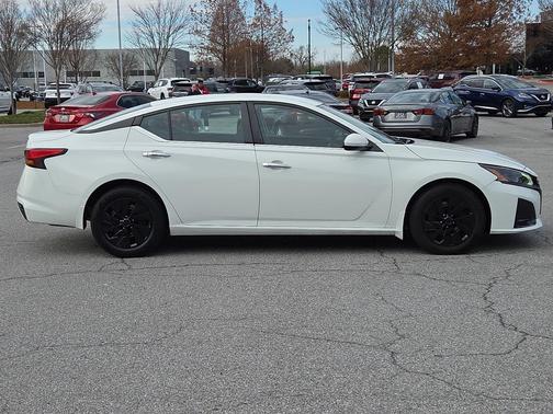 2023 Nissan Altima S FWD