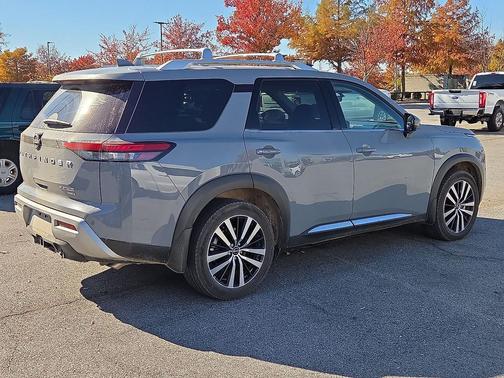 2023 Nissan Pathfinder Platinum 4WD