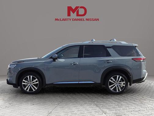 2023 Nissan Pathfinder Platinum 4WD