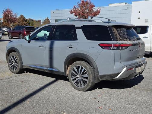 2023 Nissan Pathfinder Platinum 4WD