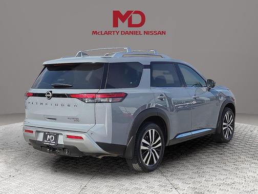 2023 Nissan Pathfinder Platinum 4WD