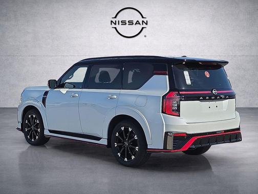 Everest White Pearl Tricoat/Super Black 2026 Nissan Armada NISMO