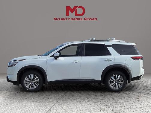 2025 Nissan Pathfinder SL 4WD