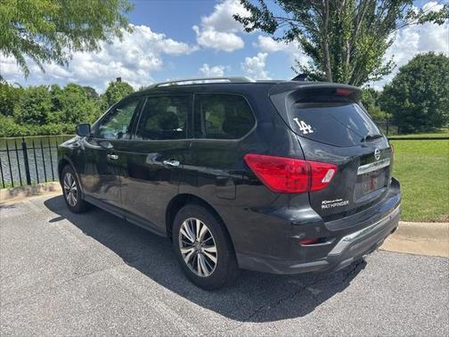 2019 Nissan Pathfinder SV