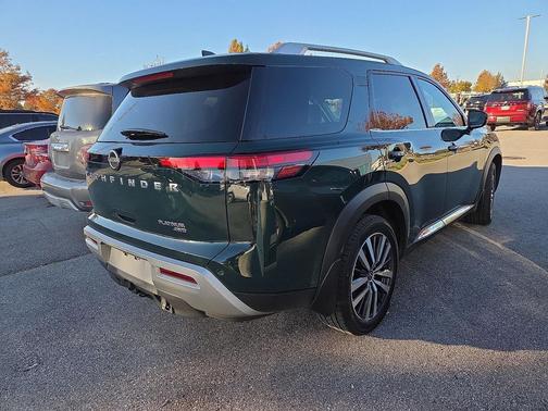 2022 Nissan Pathfinder Platinum 4WD