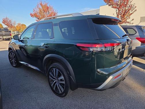 2022 Nissan Pathfinder Platinum 4WD