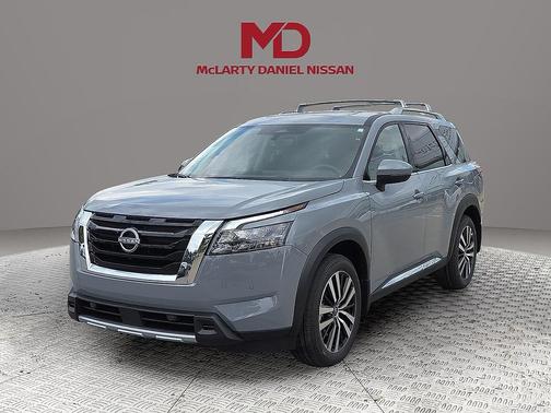 2025 Nissan Pathfinder Platinum FWD