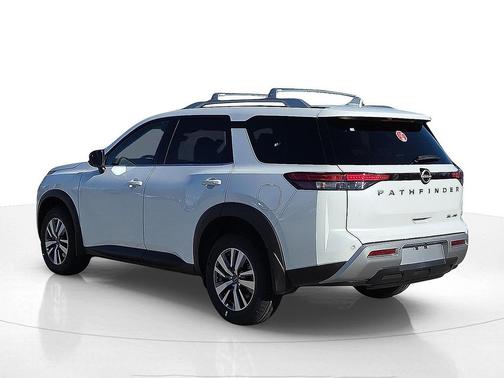 2025 Nissan Pathfinder SL 4WD