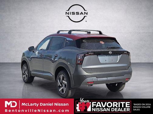 Gun Metallic/Scarlet Ember Tintcoat 2026 Nissan Kicks SV