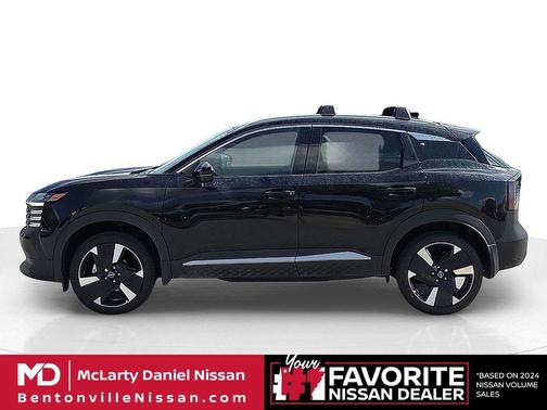 Super Black 2026 Nissan Kicks SR