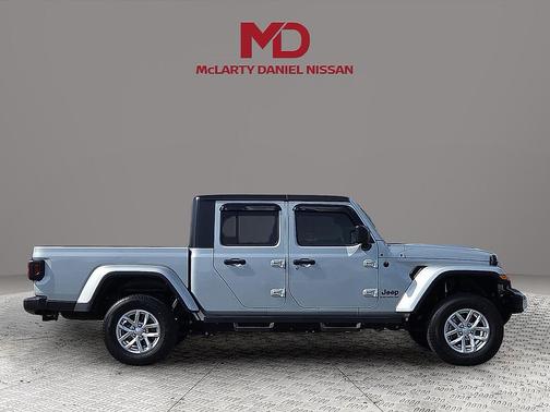 2023 Jeep Gladiator Sport S