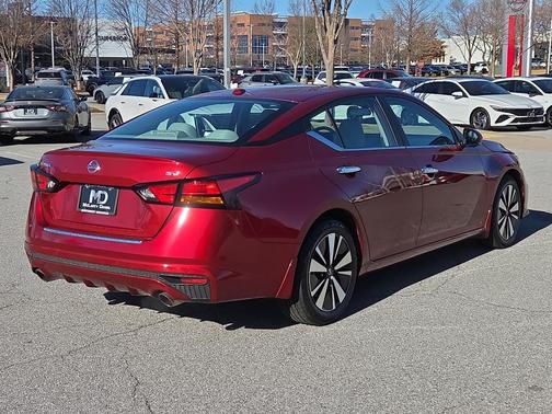 2022 Nissan Altima 2.5 SV