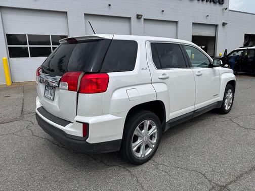White Frost Tricoat 2017 GMC Terrain SLE-1