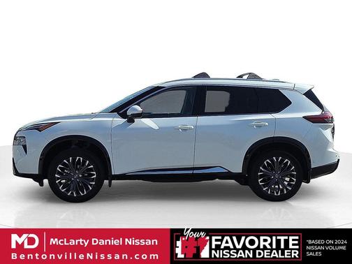 Everest White Pearl Tricoat 2026 Nissan Rogue Platinum