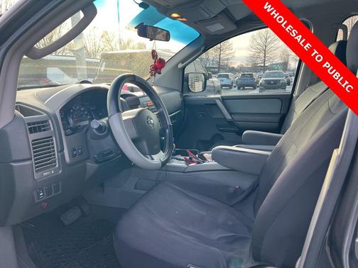 2005 Nissan Titan SE Crew Cab