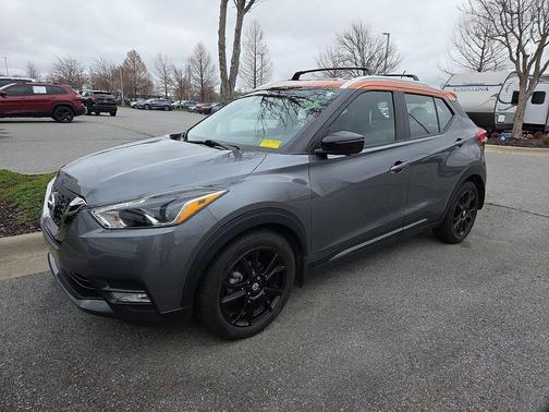 2020 Nissan Kicks SR